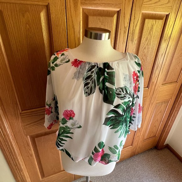 VINCE CAMUTO - Tropical Print Batwing Blouse - Excellent Condition - Picture 2 of 9